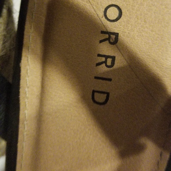 Platforms - Picture 2 of 2